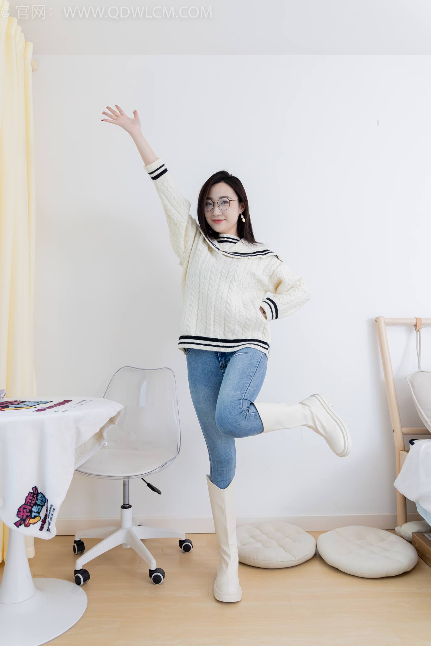 图片[5]-精选勿恋传媒 NO.2302 恬恬-长靴、厚白丝、裤里丝、瑜伽动作老头乐挠脚剧情[115P]-草丛看图