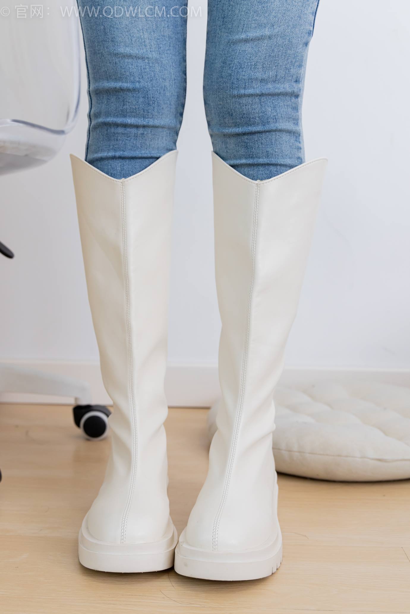 图片[7]-精选勿恋传媒 NO.2302 恬恬-长靴、厚白丝、裤里丝、瑜伽动作老头乐挠脚剧情[115P]-草丛看图