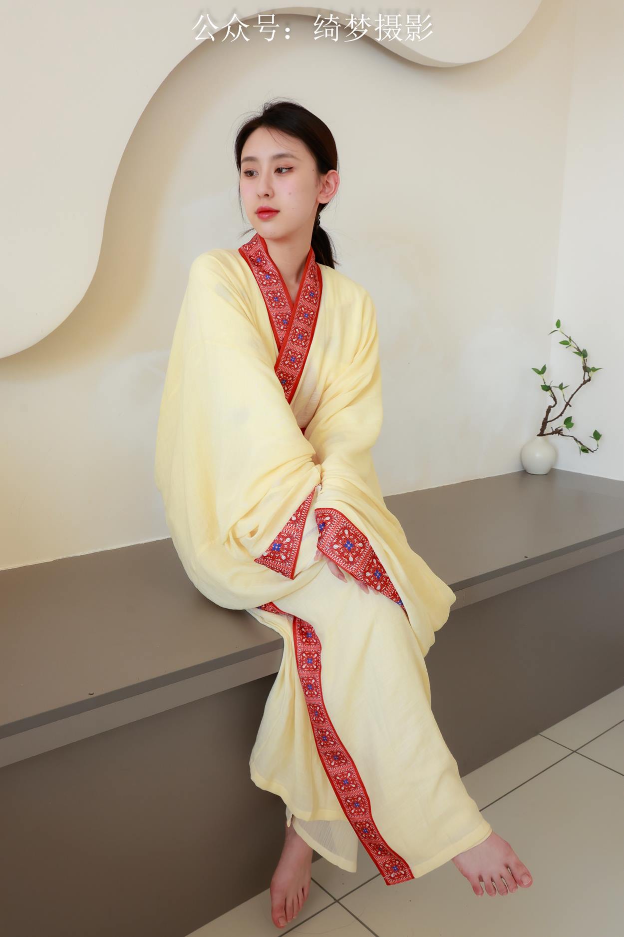 图片[2]-精选绮梦摄影 2024.09.10 NO.021 yaya 珍藏无修无水印版[144P]-草丛看图