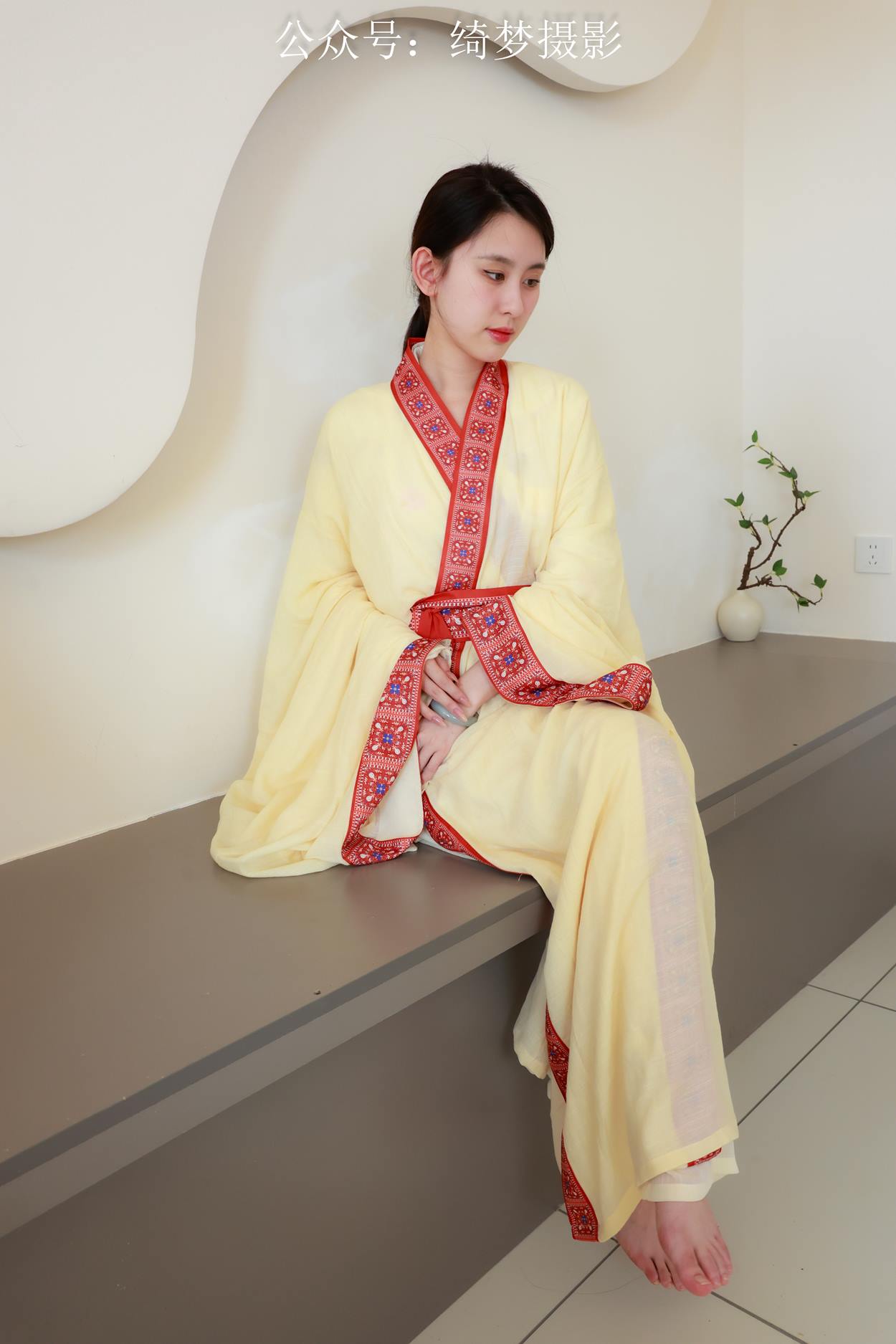 图片[4]-精选绮梦摄影 2024.09.10 NO.021 yaya 珍藏无修无水印版[144P]-草丛看图