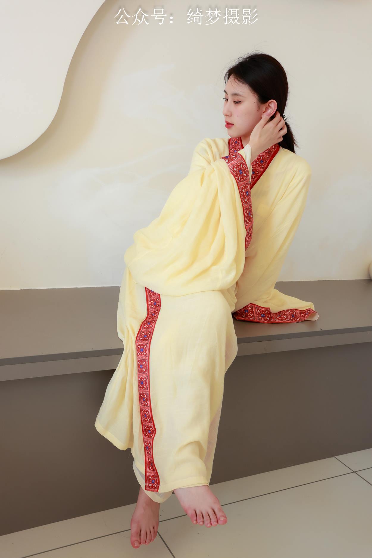 图片[1]-精选绮梦摄影 2024.09.10 NO.021 yaya 珍藏无修无水印版[144P]-草丛看图