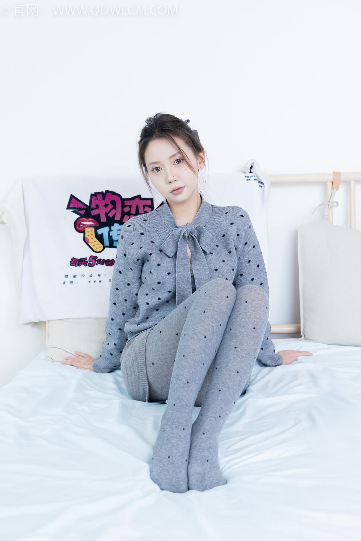 图片[4]-精选勿恋传媒 NO.2355 小曦-皮鞋、厚灰丝[104P]-草丛看图