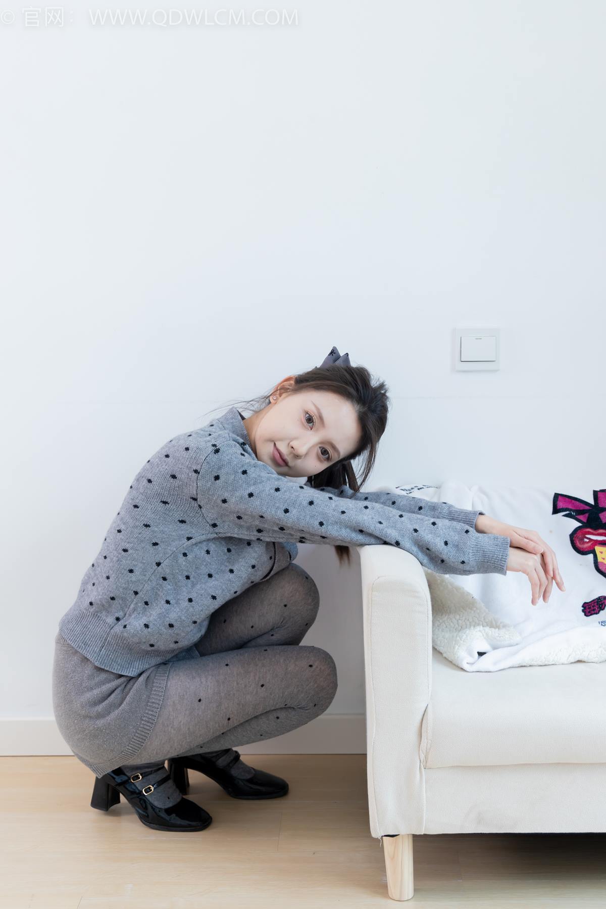 图片[5]-精选勿恋传媒 NO.2355 小曦-皮鞋、厚灰丝[104P]-草丛看图