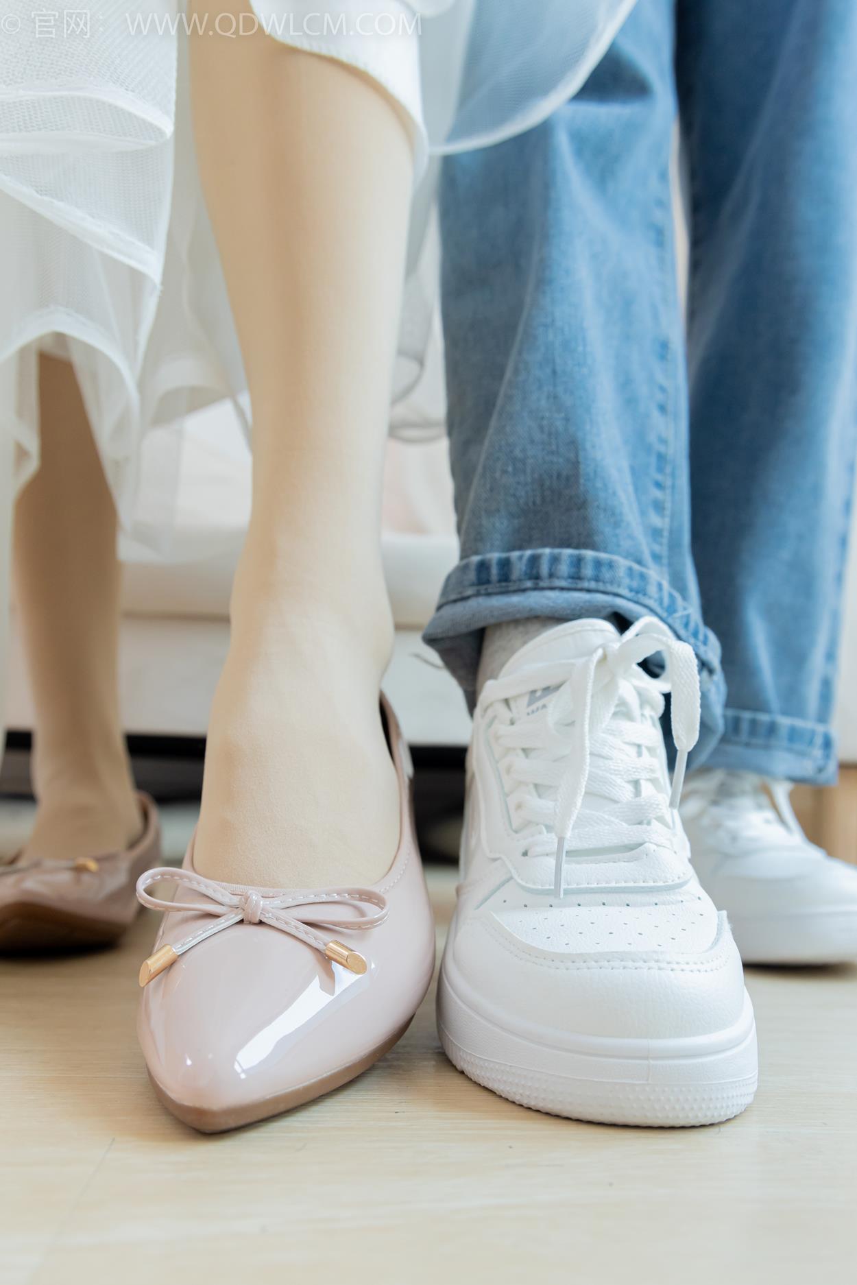 图片[8]-精选勿恋传媒 NO.2370 茯苓&欢欢-平底鞋、板鞋、厚肉丝、灰色棉袜、薄肉丝[126P]-草丛看图