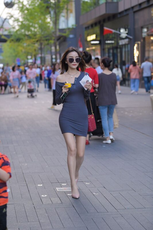 精选精选街拍作品 1645 摄神街拍作品 – 再次遇见她~下集[60P]-草丛看图