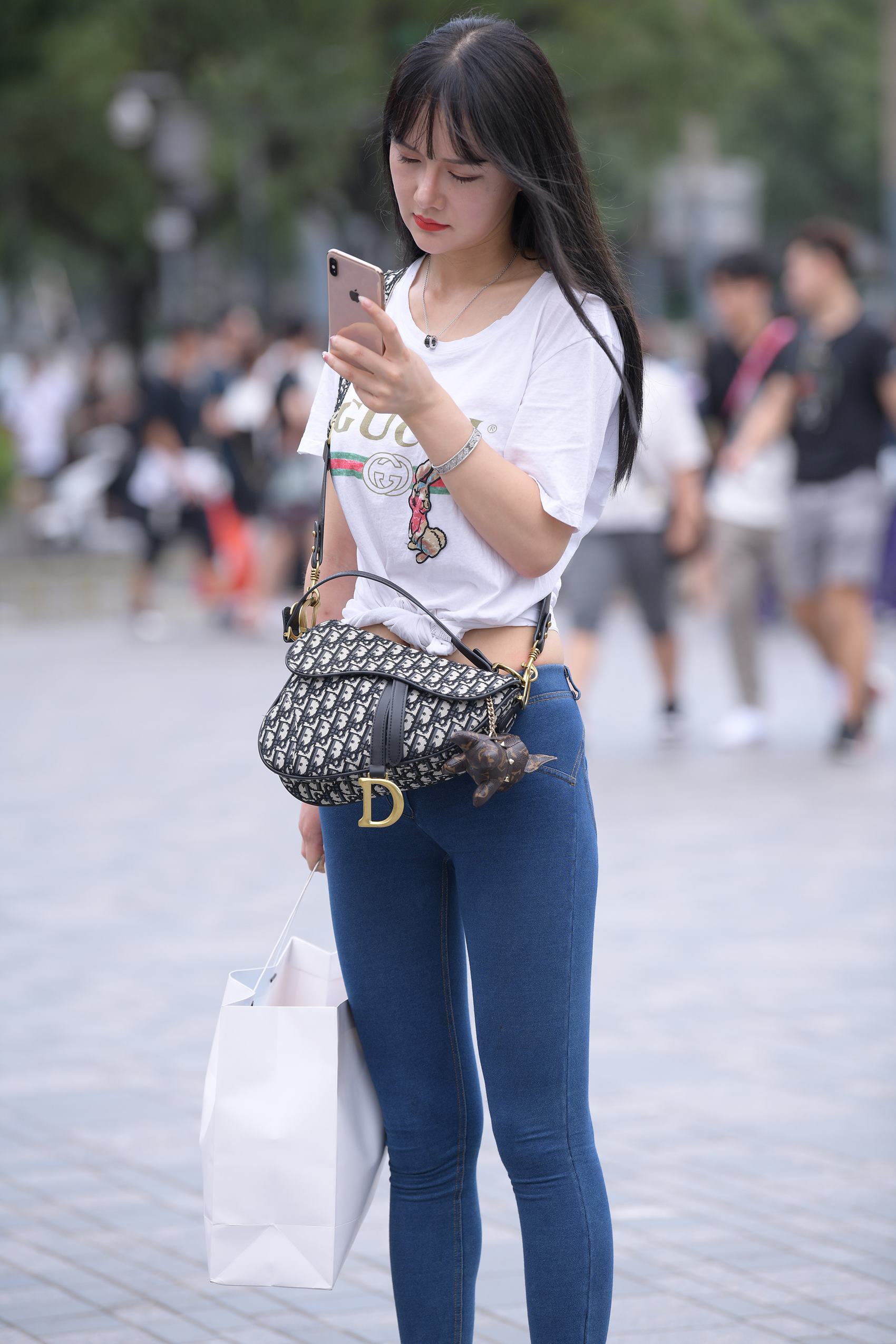 图片[1]-精选精选街拍作品 NO.1756 魂魂街拍作品 – 长发密桃紧牛[84P]-草丛看图