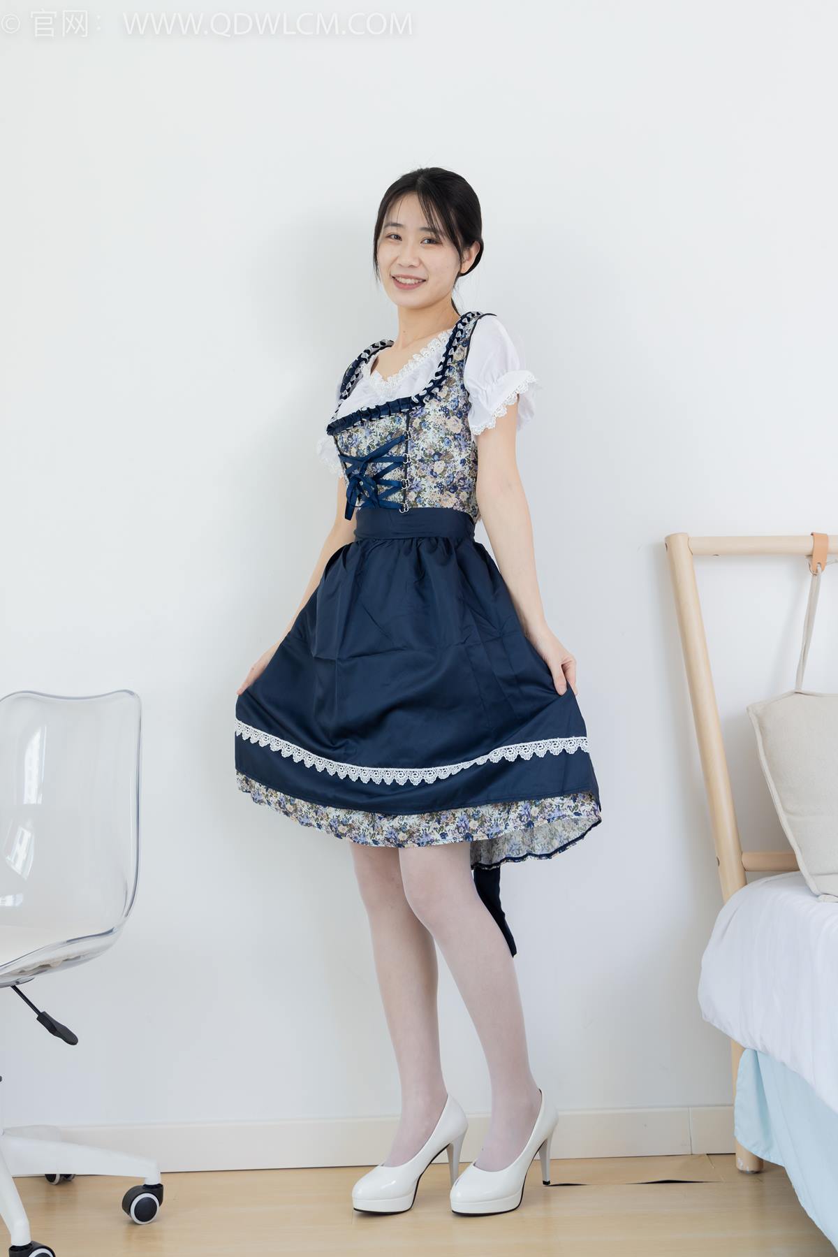 图片[2]-精选勿恋传媒 NO.2365 菜菜-高跟鞋、薄白丝、裸足[104P]-草丛看图