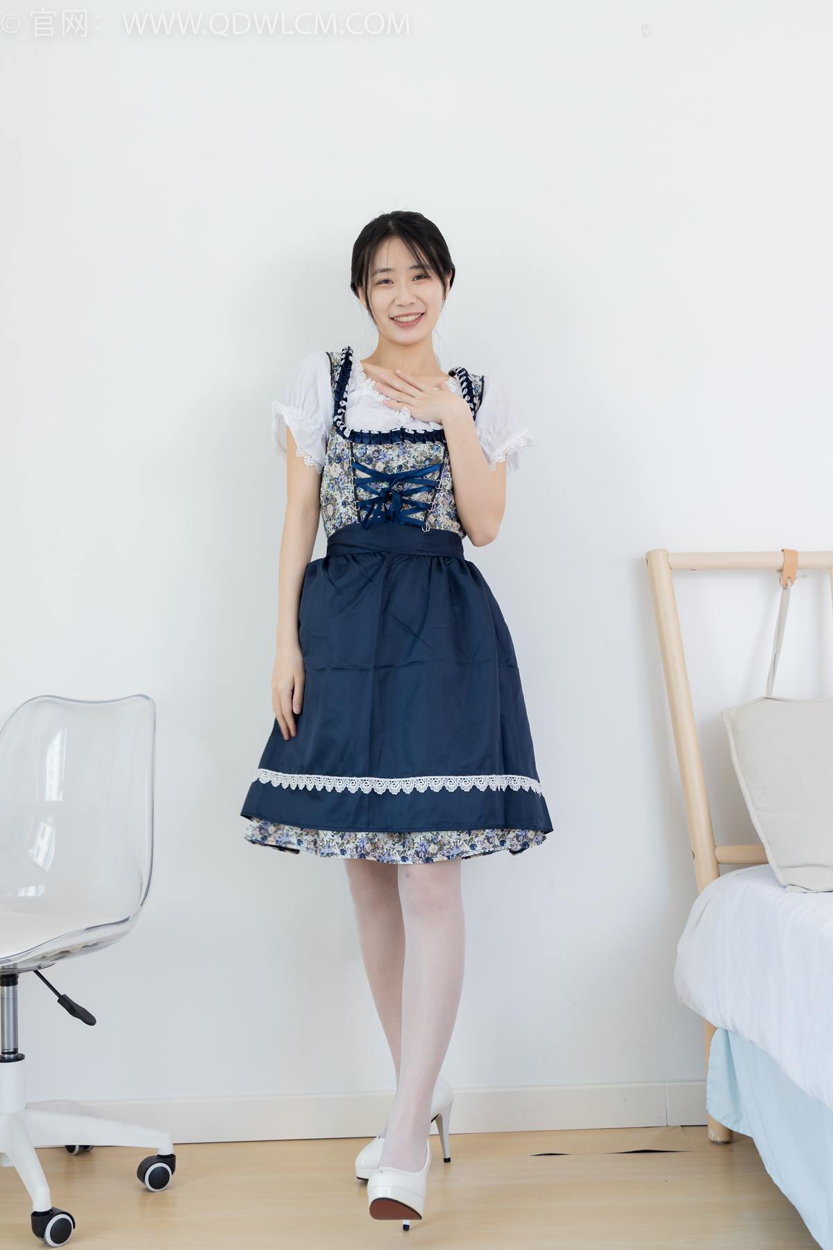 图片[3]-精选勿恋传媒 NO.2365 菜菜-高跟鞋、薄白丝、裸足[104P]-草丛看图