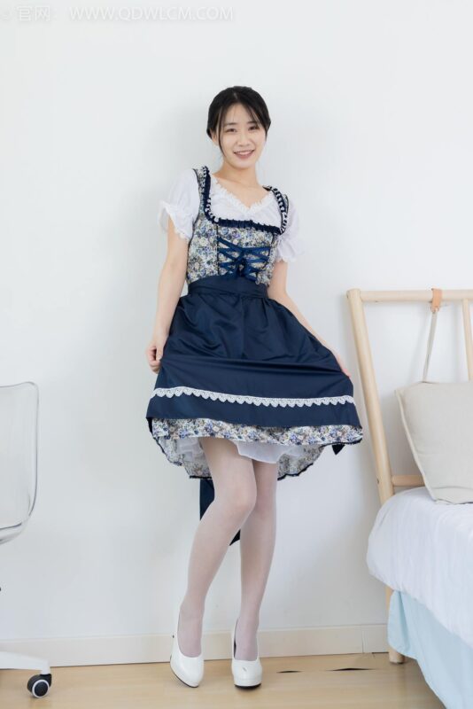 精选勿恋传媒 NO.2365 菜菜-高跟鞋、薄白丝、裸足[104P]-草丛看图