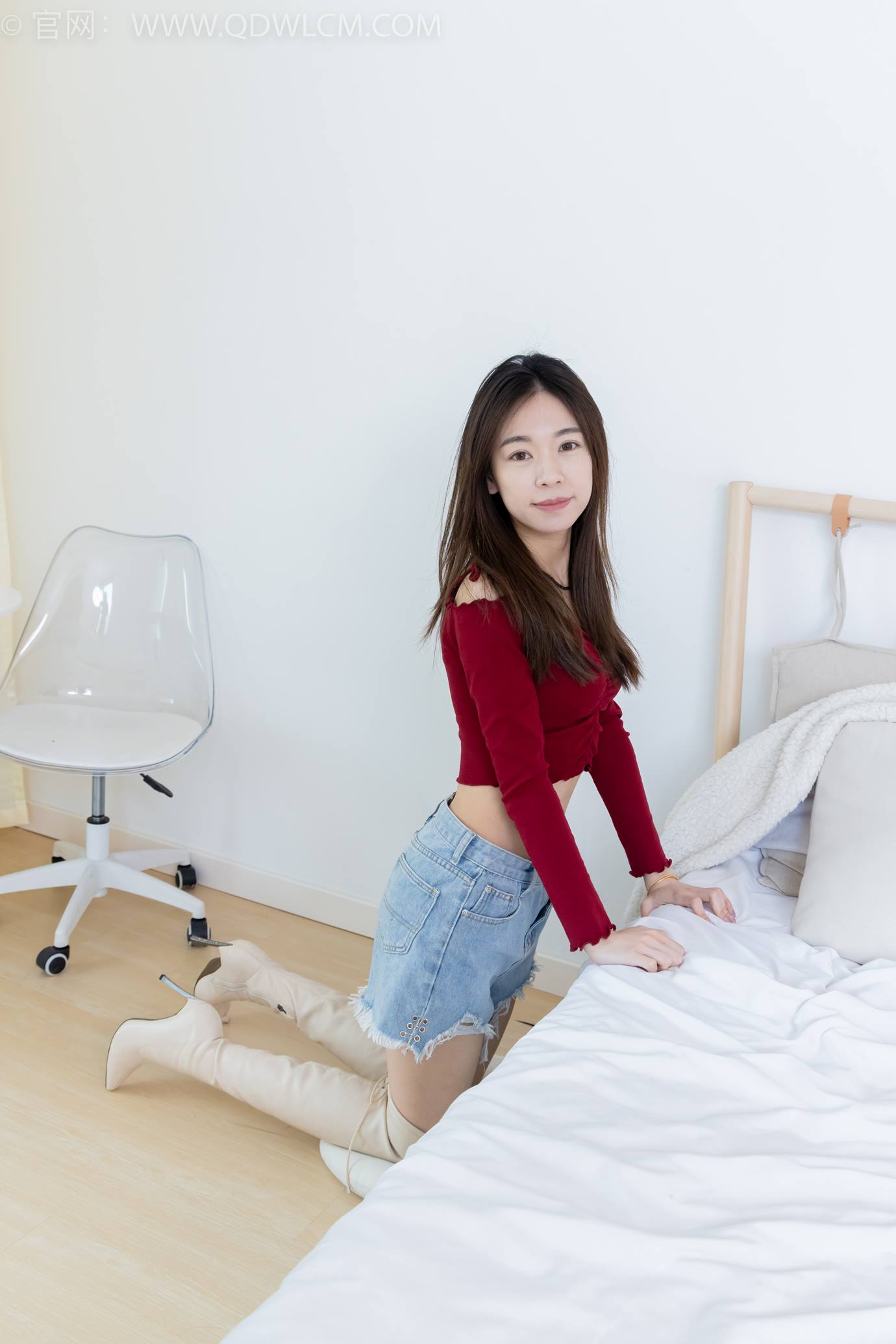 图片[2]-精选勿恋传媒 NO.2296 婷婷-高跟长靴、白棉袜、裸足[126P]-草丛看图