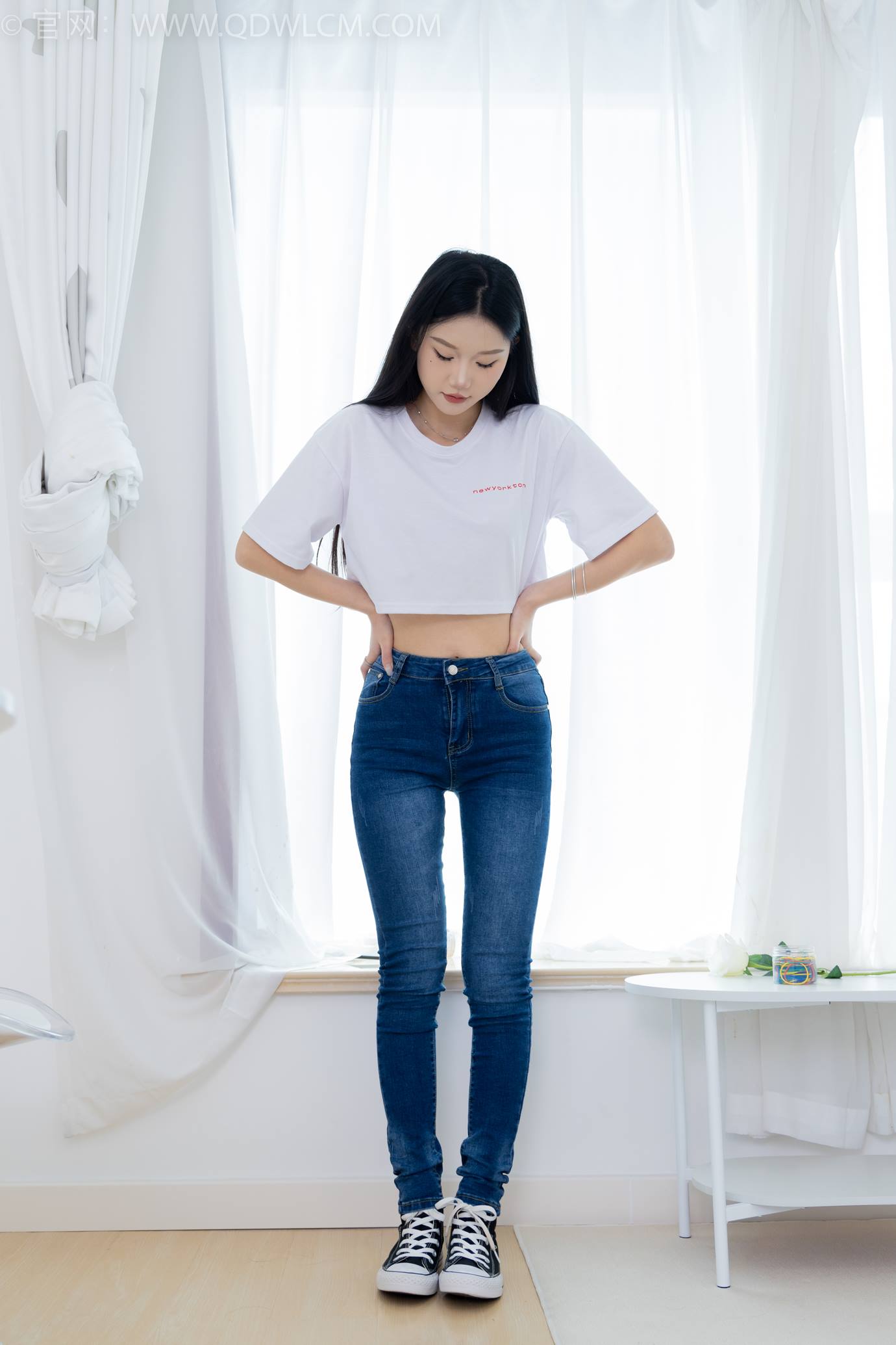 图片[8]-勿恋传媒 NO.2293 小竹-匡威帆布鞋、粉色船袜、肚子疼揉肚子剧情[160P]-草丛看图