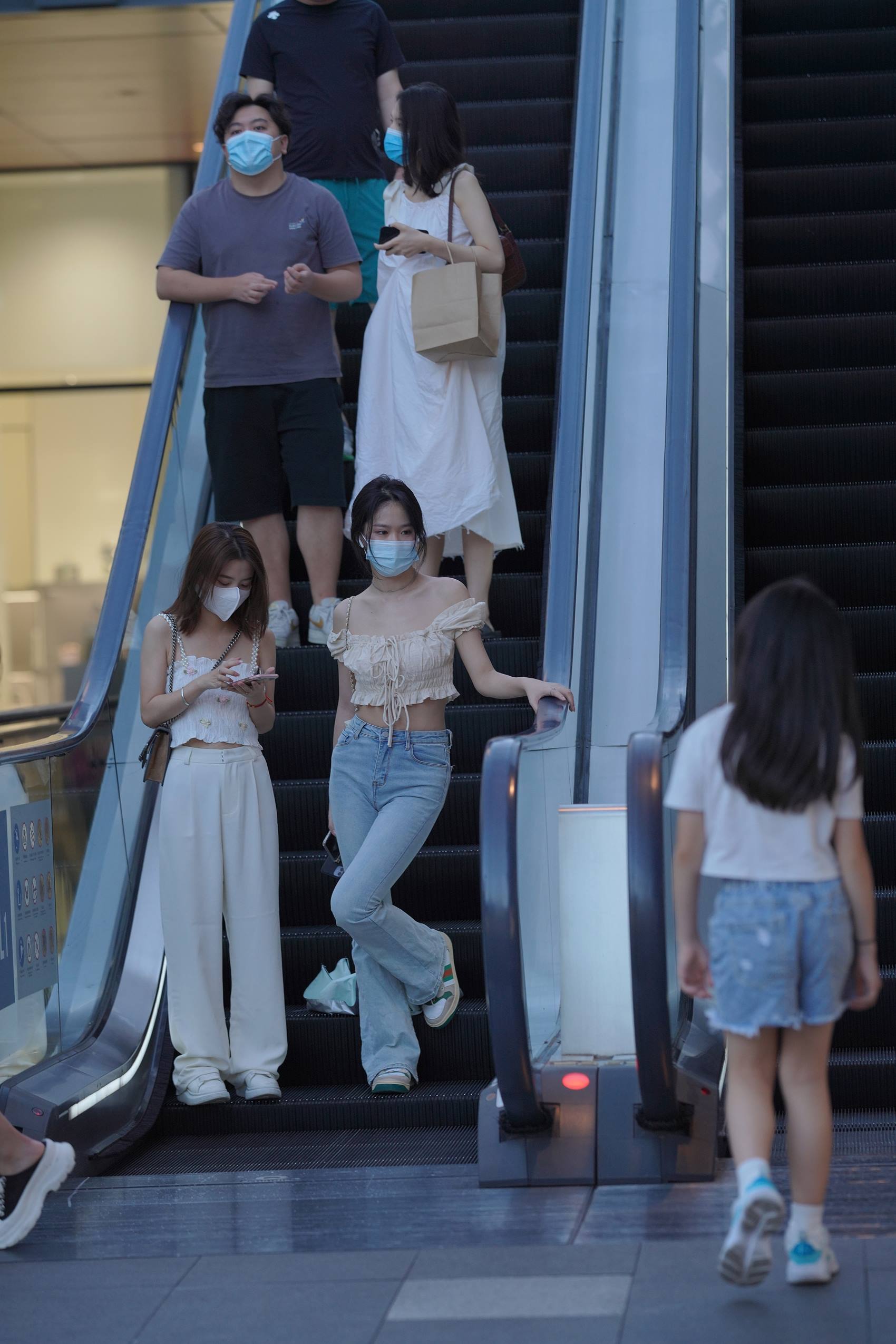 图片[4]-精选精选街拍作品 NO.1849 紧牛长腿[84P]-草丛看图