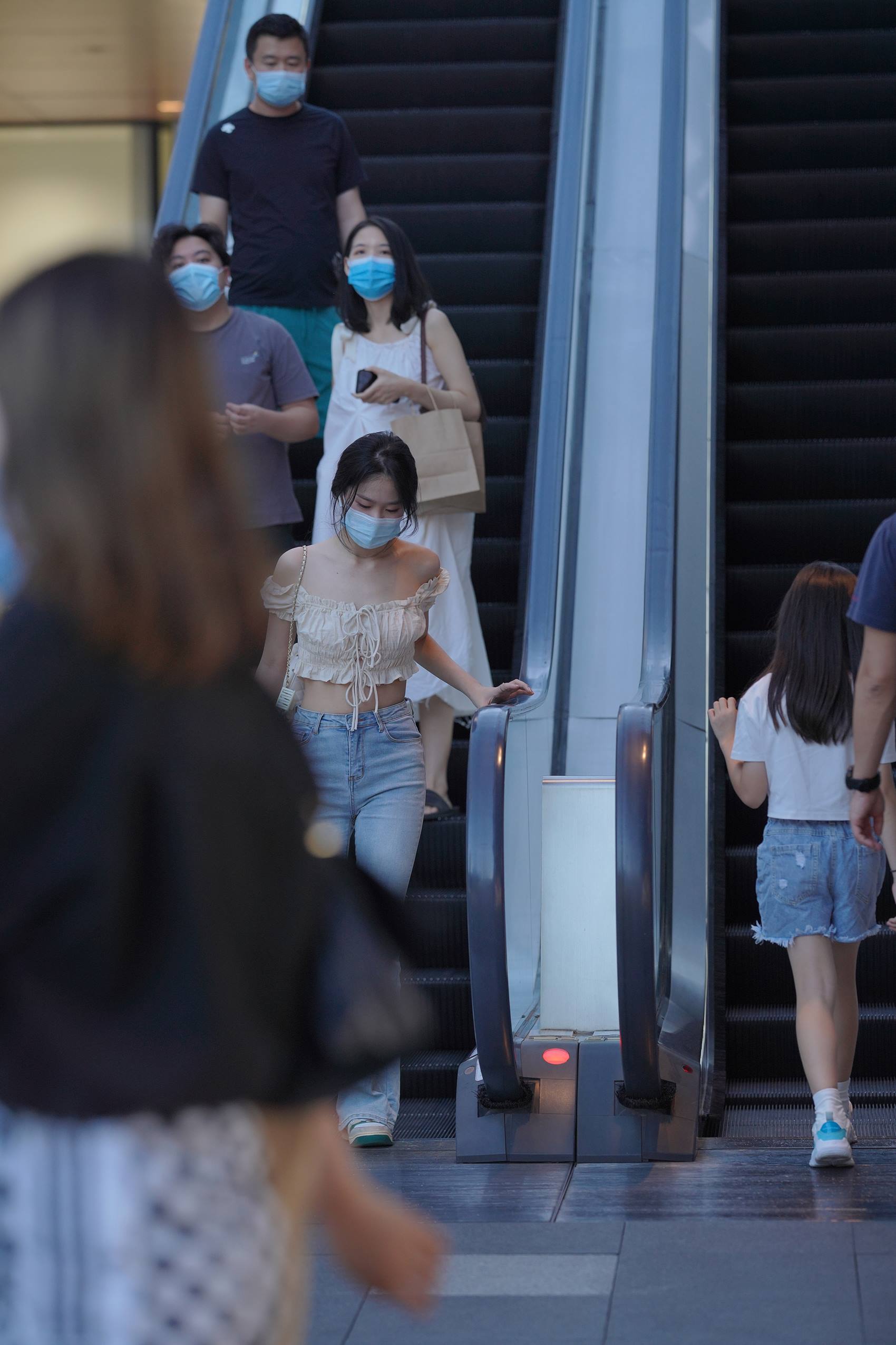 图片[8]-精选精选街拍作品 NO.1849 紧牛长腿[84P]-草丛看图