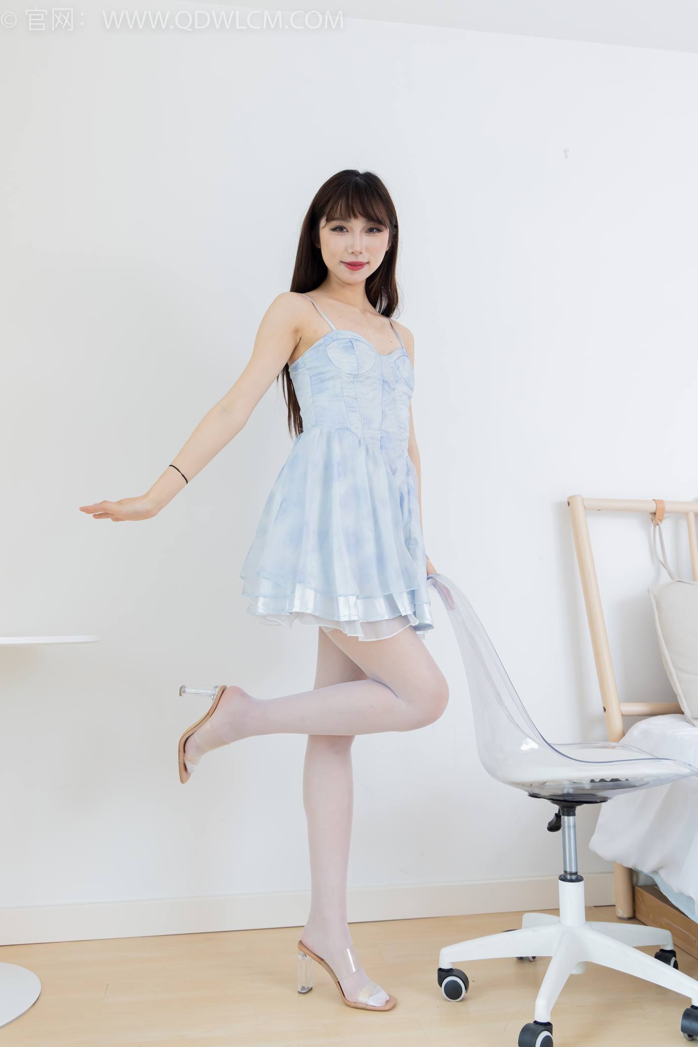 图片[5]-精选勿恋传媒 NO.2295 泡泡-高跟鞋、薄白丝、裸足[110P]-草丛看图