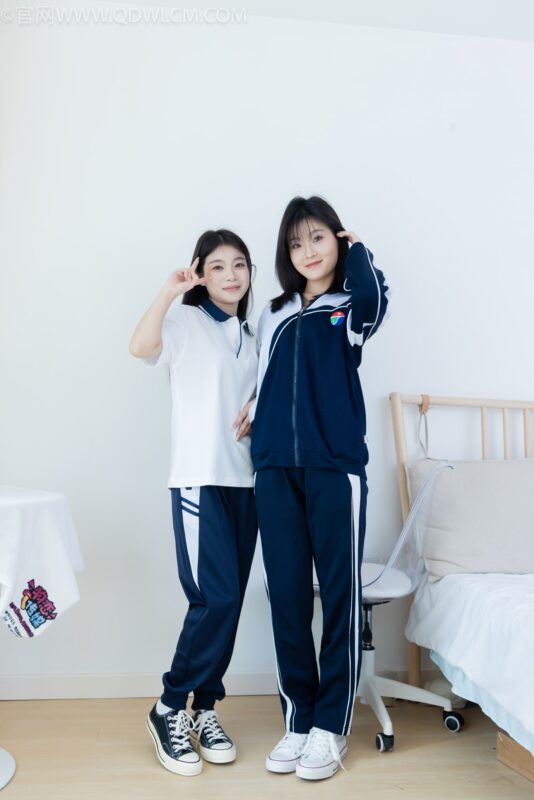 精选勿恋传媒 NO.2322 闪闪青柠-帆布鞋、白棉袜、青柠薄肉丝、闪闪薄白丝[120P]-草丛看图