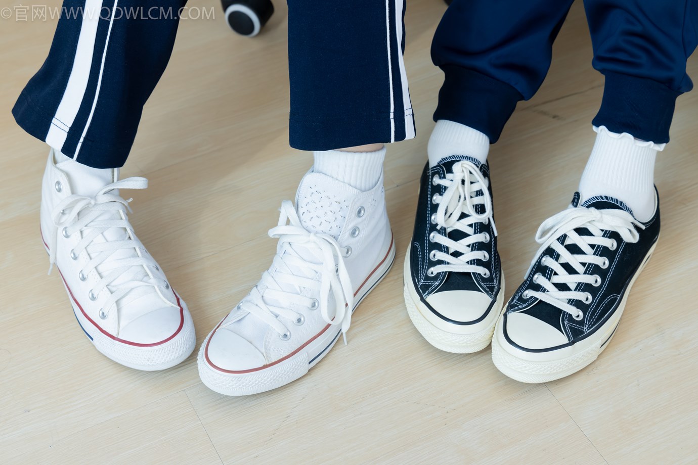 图片[8]-精选勿恋传媒 NO.2322 闪闪青柠-帆布鞋、白棉袜、青柠薄肉丝、闪闪薄白丝[120P]-草丛看图