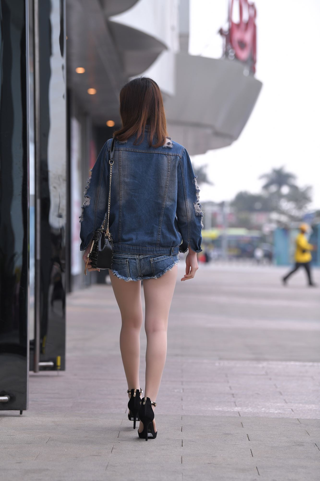 图片[3]-精选精选街拍作品 1637 摄神街拍作品 – 热裤，超薄肉丝，室外内全套[92P]-草丛看图