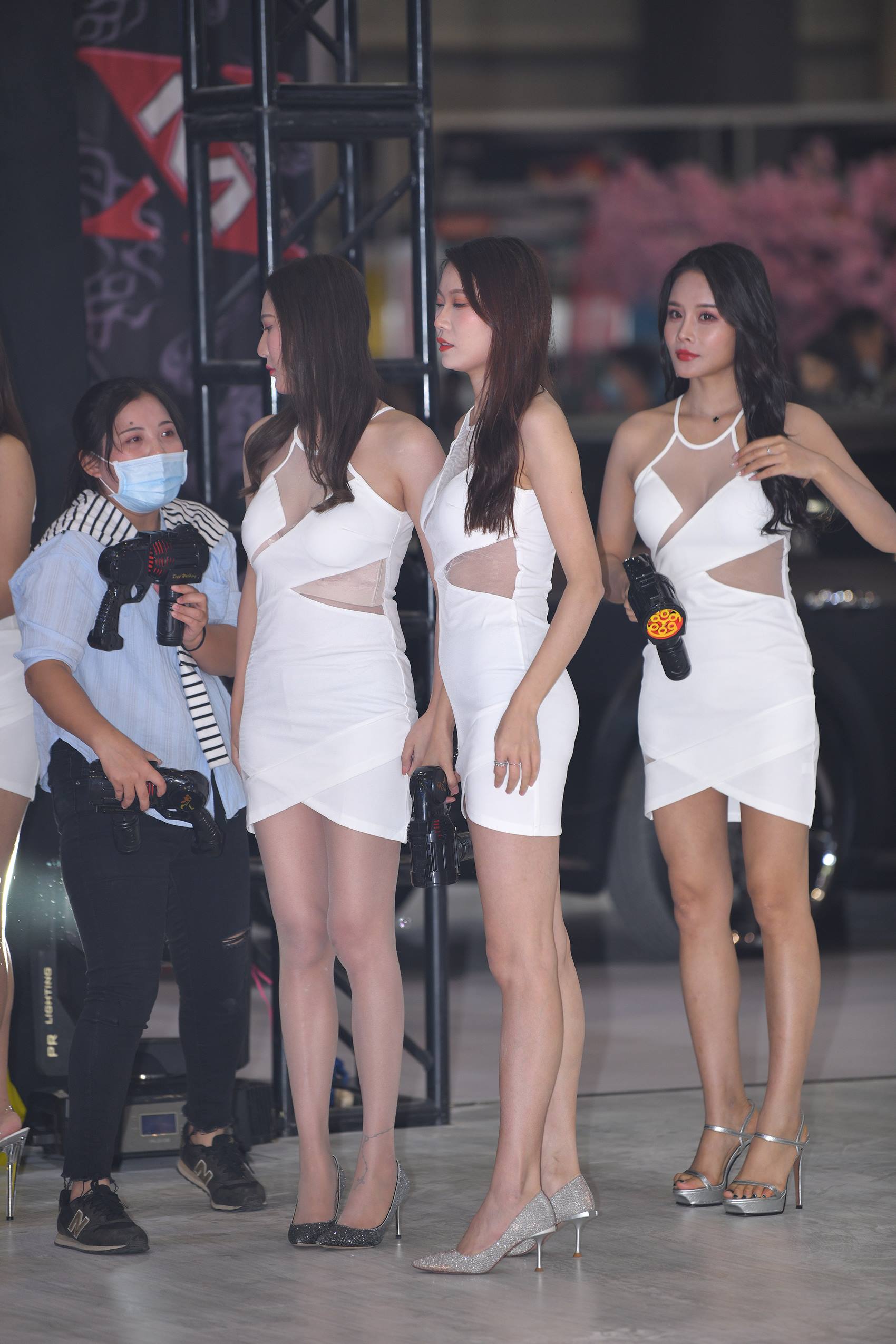 图片[2]-精选精选街拍作品 NO.1883 白裙丝袜模特[100P]-草丛看图