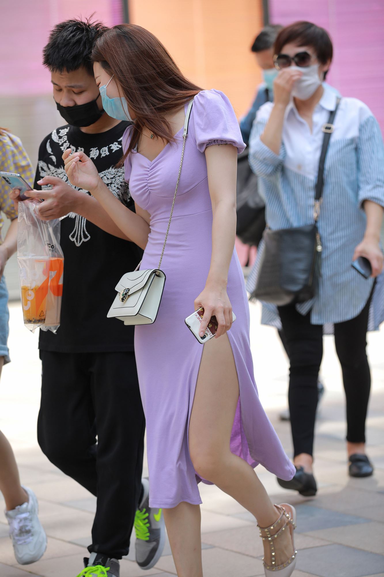 图片[6]-精选精选街拍作品 NO.1692 四九城嘎子街拍作品 – 紫色包臀裙女友[52P]-草丛看图