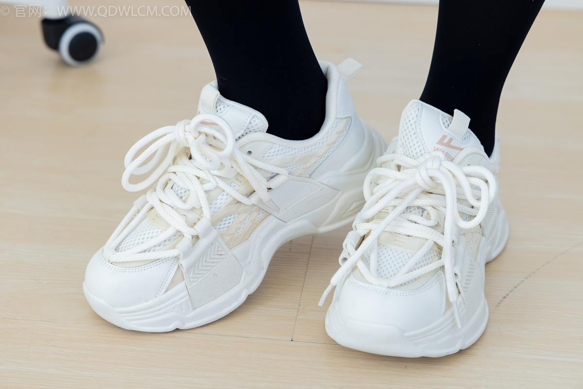 图片[6]-精选勿恋传媒 NO.2346 菜菜-运动鞋、厚黑丝、裸足[167P]-草丛看图