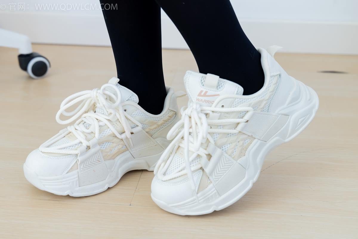 图片[7]-精选勿恋传媒 NO.2346 菜菜-运动鞋、厚黑丝、裸足[167P]-草丛看图