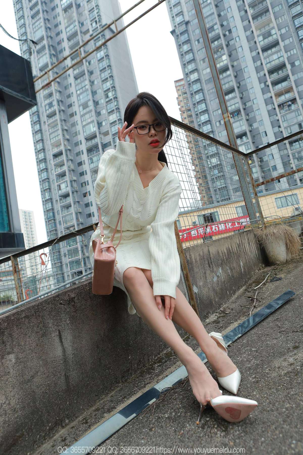 图片[7]-精选[IESS异思趣向] 2025.03.10 丝享家1997：兔兔《高开衩包臀裙》[88P]-草丛看图