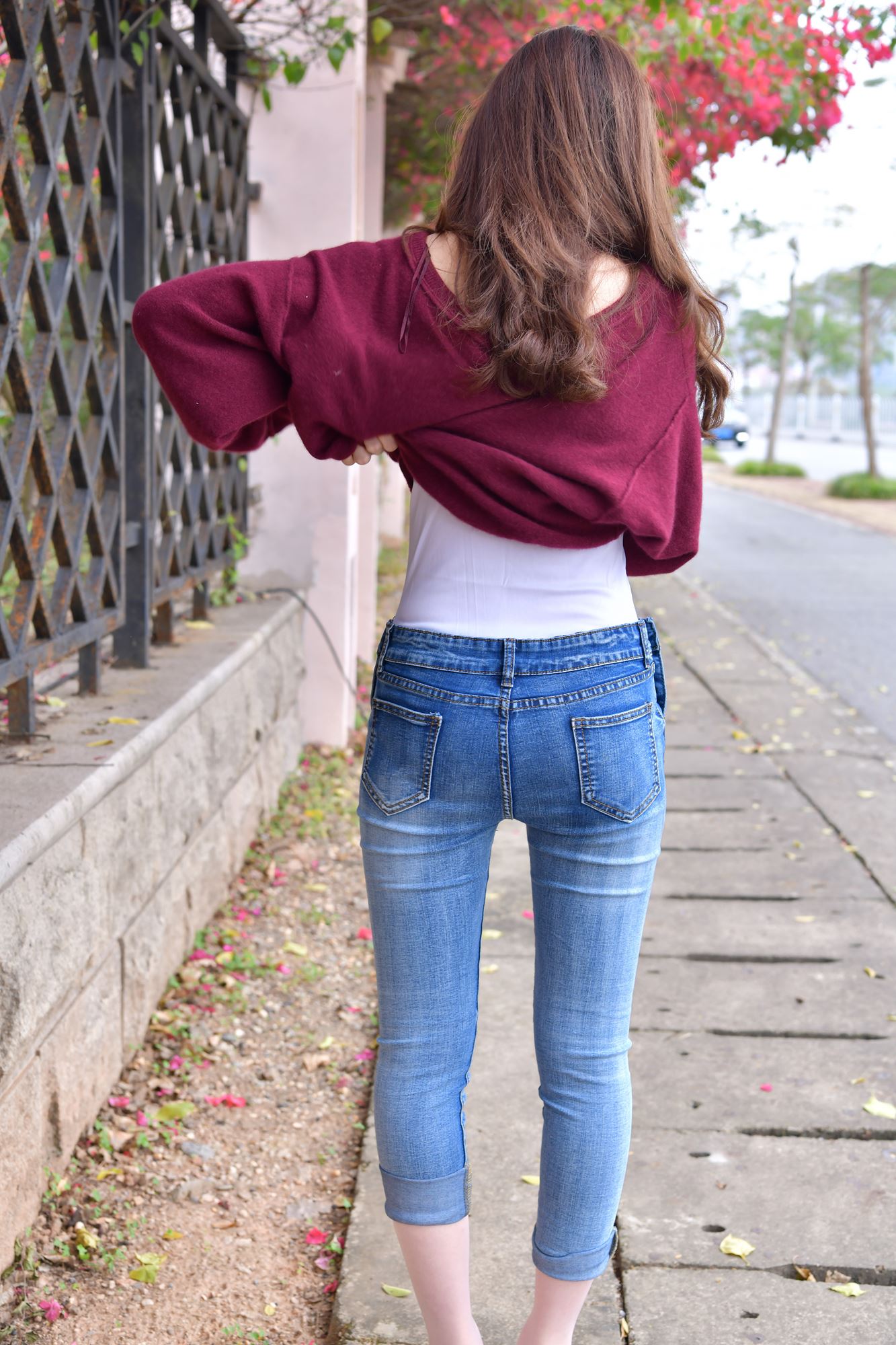 图片[5]-精选精选街拍作品 1618 小海街拍作品 – 穿了，偷偷给你看一眼，看到了吗[88P]-草丛看图