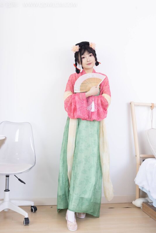 精选勿恋传媒 NO.2297 嘟嘟-布鞋、白棉袜、古装、半脱袜子剧情[138P]-草丛看图