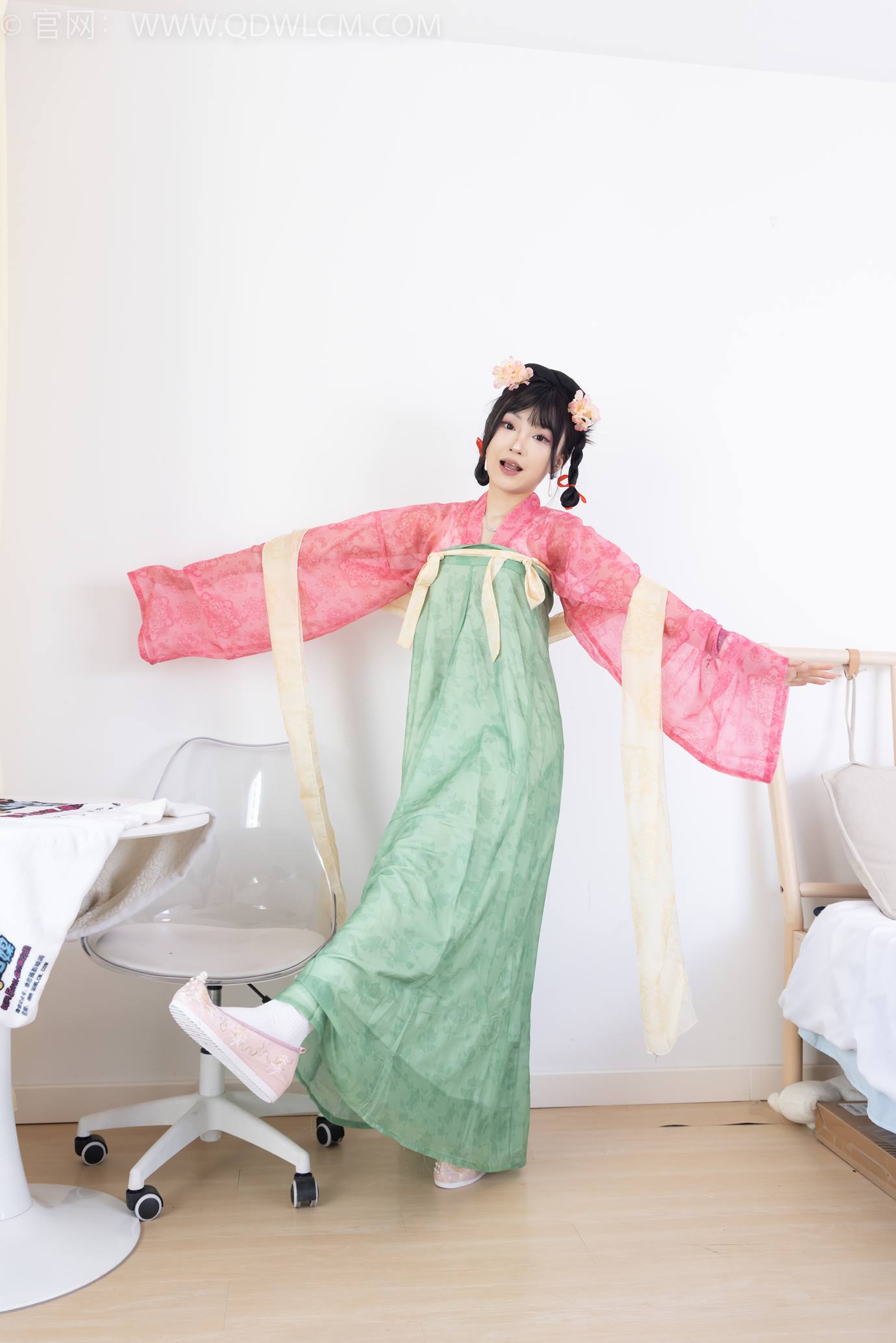 图片[8]-精选勿恋传媒 NO.2297 嘟嘟-布鞋、白棉袜、古装、半脱袜子剧情[138P]-草丛看图