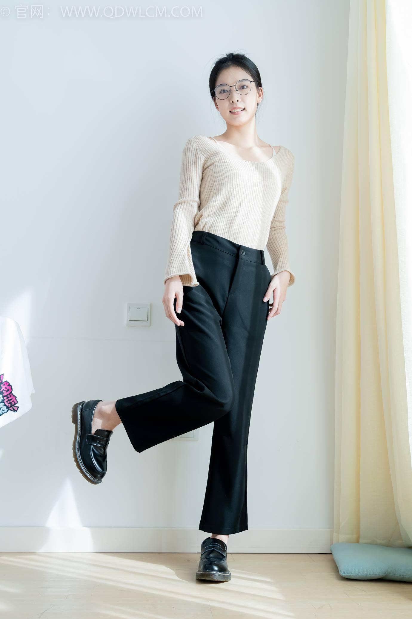 图片[8]-精选勿恋传媒 NO.2290 茯苓-板鞋、皮鞋、白船袜、黑棉袜、皮筋绑脚老头乐挠脚剧情[150P]-草丛看图