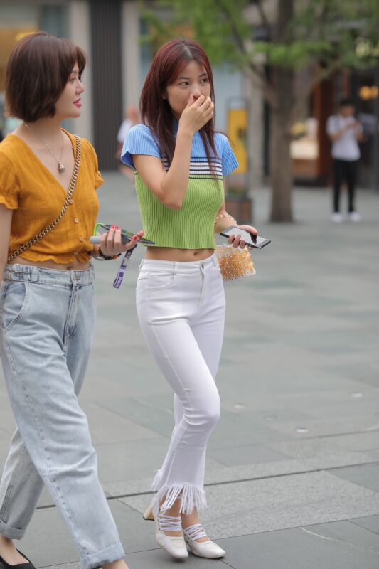 精选精选街拍作品 NO.1752 凯恩街拍作品 – 白裤[32P]-草丛看图