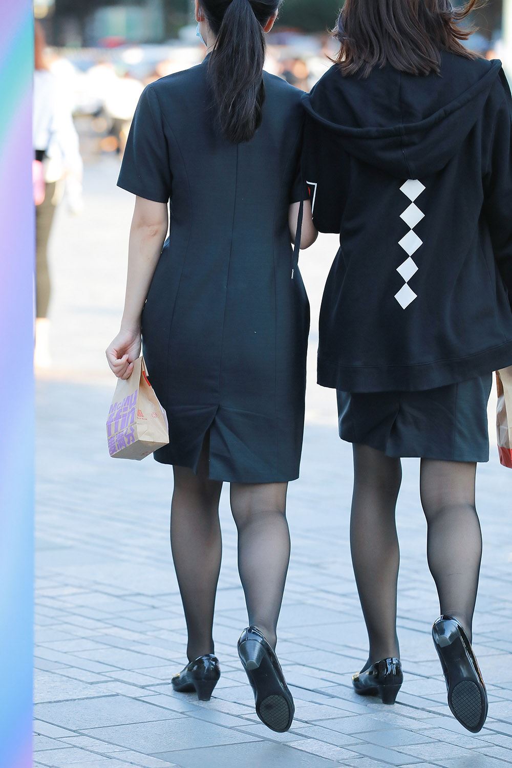 图片[5]-精选精选街拍作品 NO.1682 四九城嘎子街拍作品 – 阳光下的黑丝店员[67P]-草丛看图