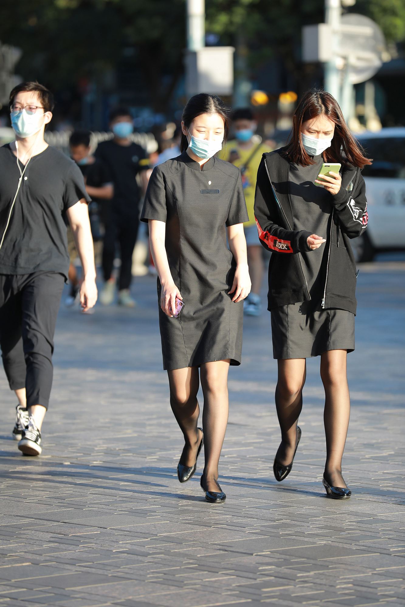 图片[6]-精选精选街拍作品 NO.1682 四九城嘎子街拍作品 – 阳光下的黑丝店员[67P]-草丛看图