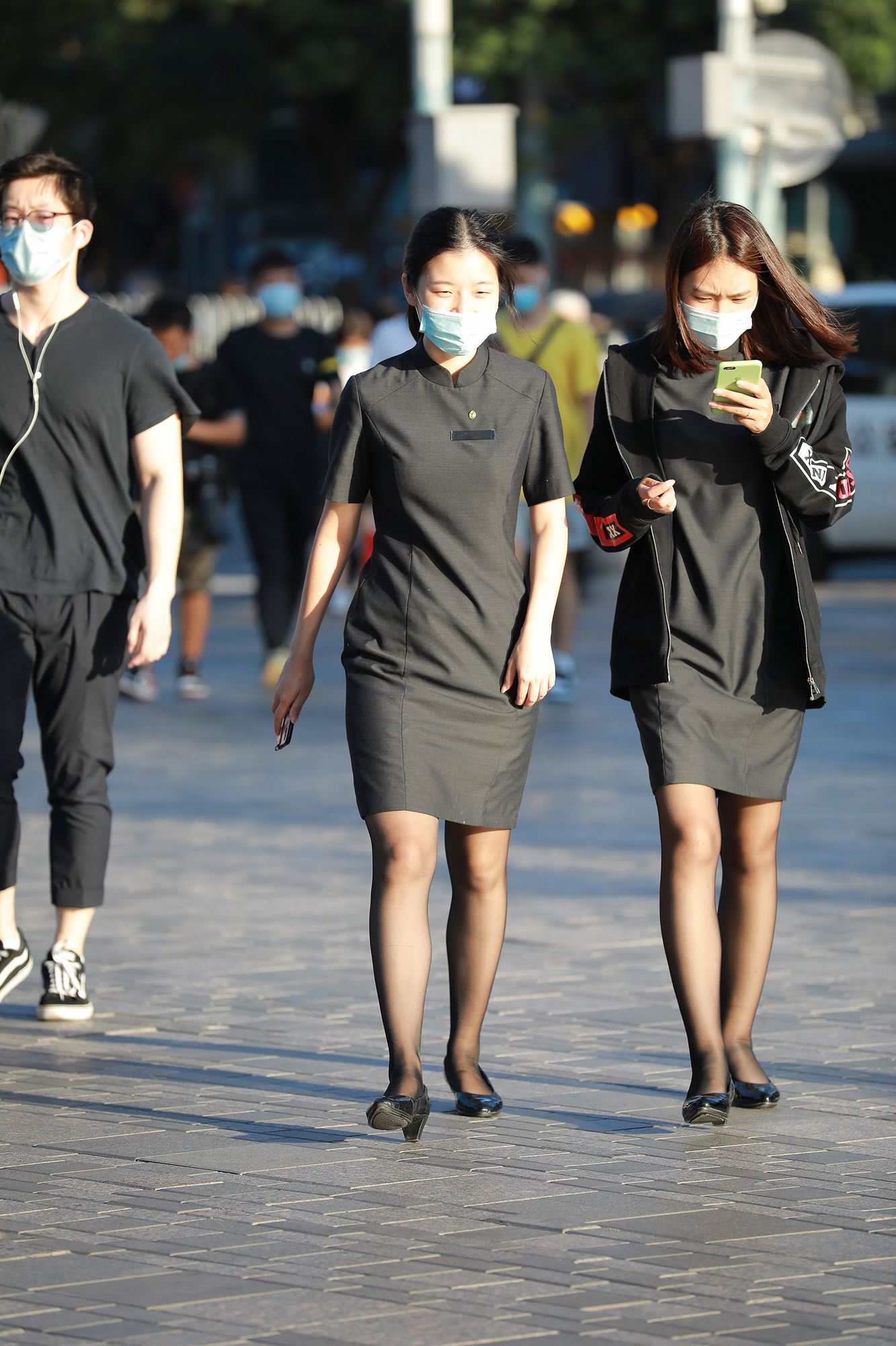 图片[7]-精选精选街拍作品 NO.1682 四九城嘎子街拍作品 – 阳光下的黑丝店员[67P]-草丛看图