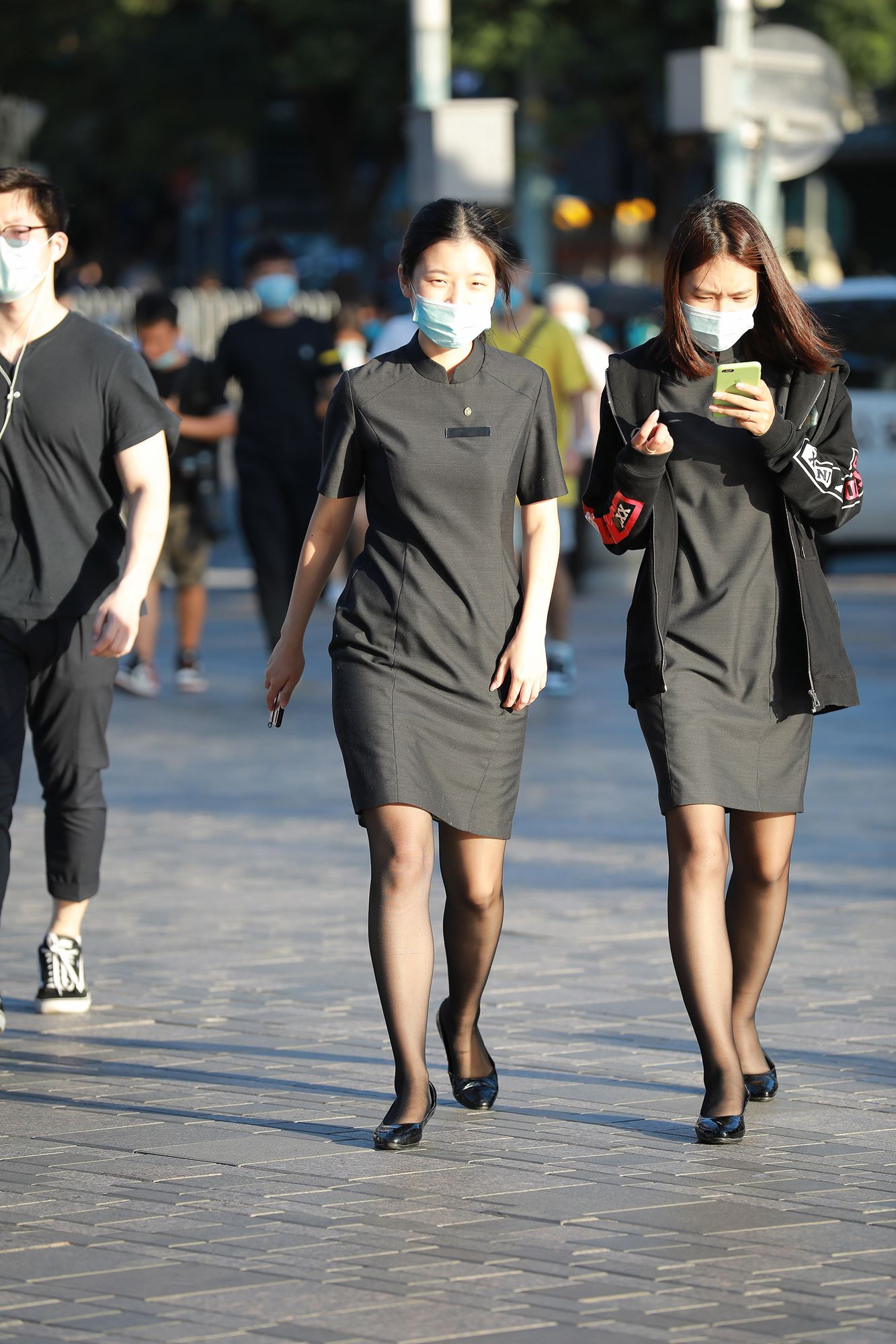 图片[8]-精选精选街拍作品 NO.1682 四九城嘎子街拍作品 – 阳光下的黑丝店员[67P]-草丛看图