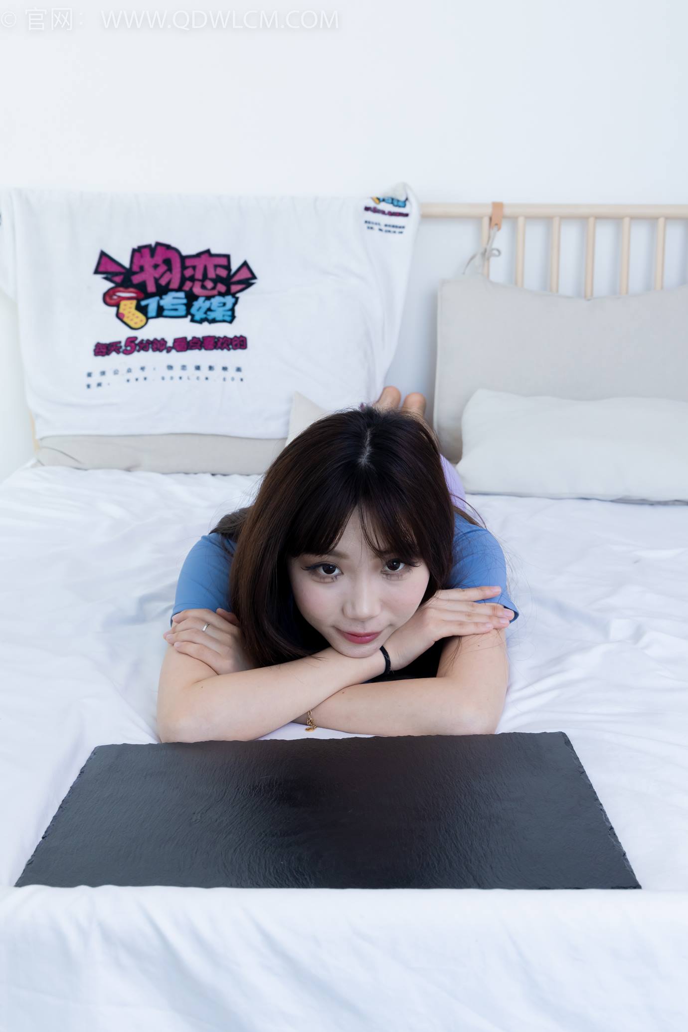 图片[2]-精选勿恋传媒 NO.2299 泡泡-板鞋、白棉袜、裸足、裸足刀叉摆盘剧情[208P]-草丛看图