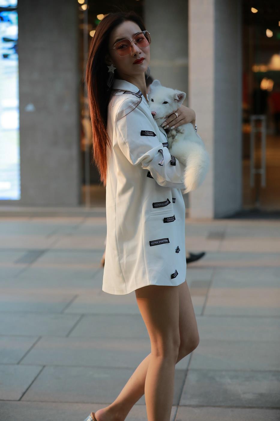 图片[2]-精选魔镜街拍 NO.162 街拍白色热裤美女 [84P]-草丛看图