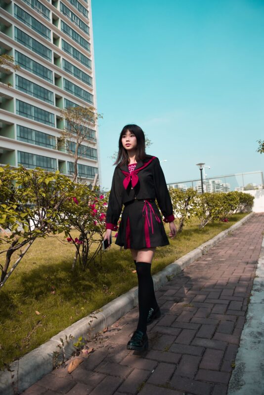 精选精选街拍作品 NO.1699 小透明DK街拍作品 – 活力美术生JK美少女[100P]-草丛看图