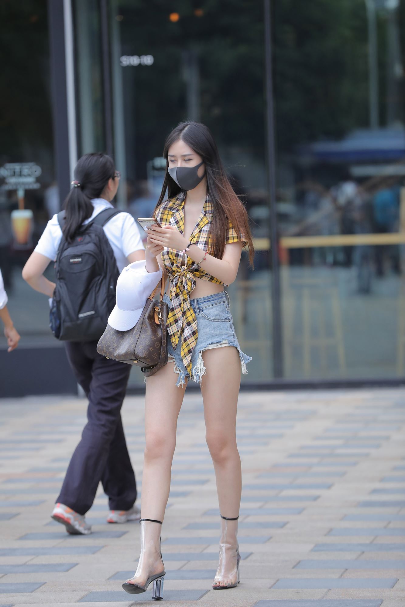 图片[2]-精选精选街拍作品 1644 摄神街拍作品 – 好凉快de热裤[100P]-草丛看图