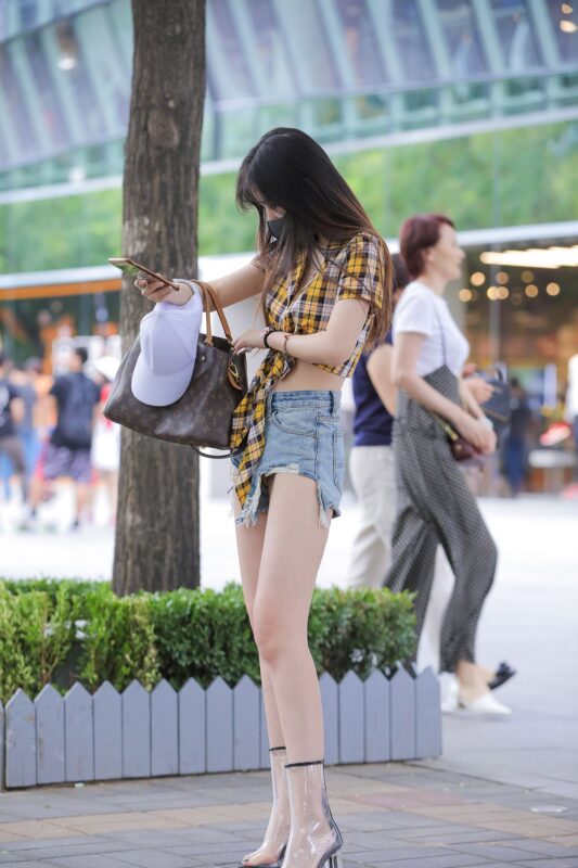 精选精选街拍作品 1644 摄神街拍作品 – 好凉快de热裤[100P]-草丛看图