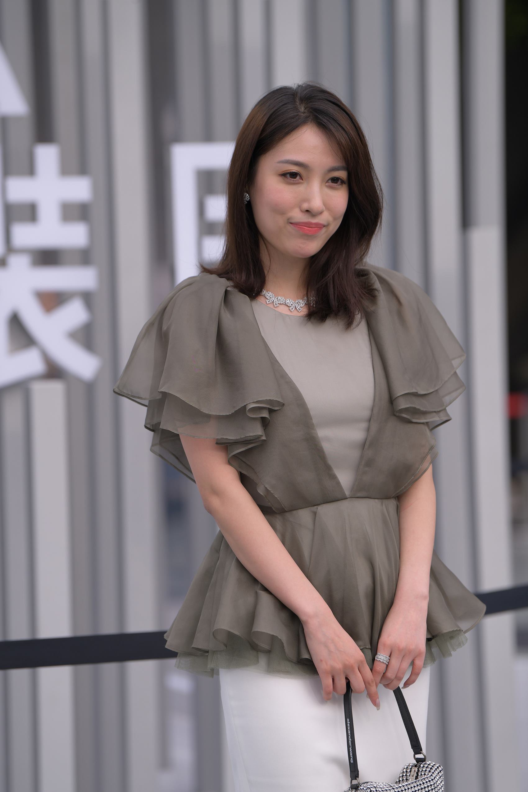 图片[6]-精选精选街拍作品 NO.1798 视觉冲击街拍作品 – 美腿镁足的高层女主管[76P]-草丛看图