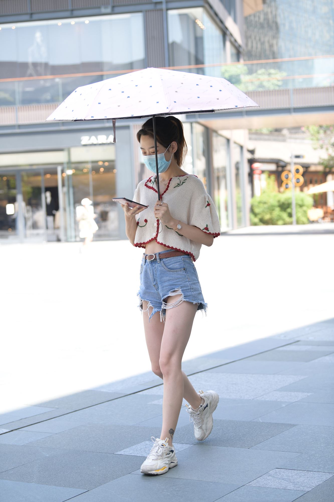 图片[2]-精选精选街拍作品 1641 摄神街拍作品 – 夏日热裤美眉[76P]-草丛看图