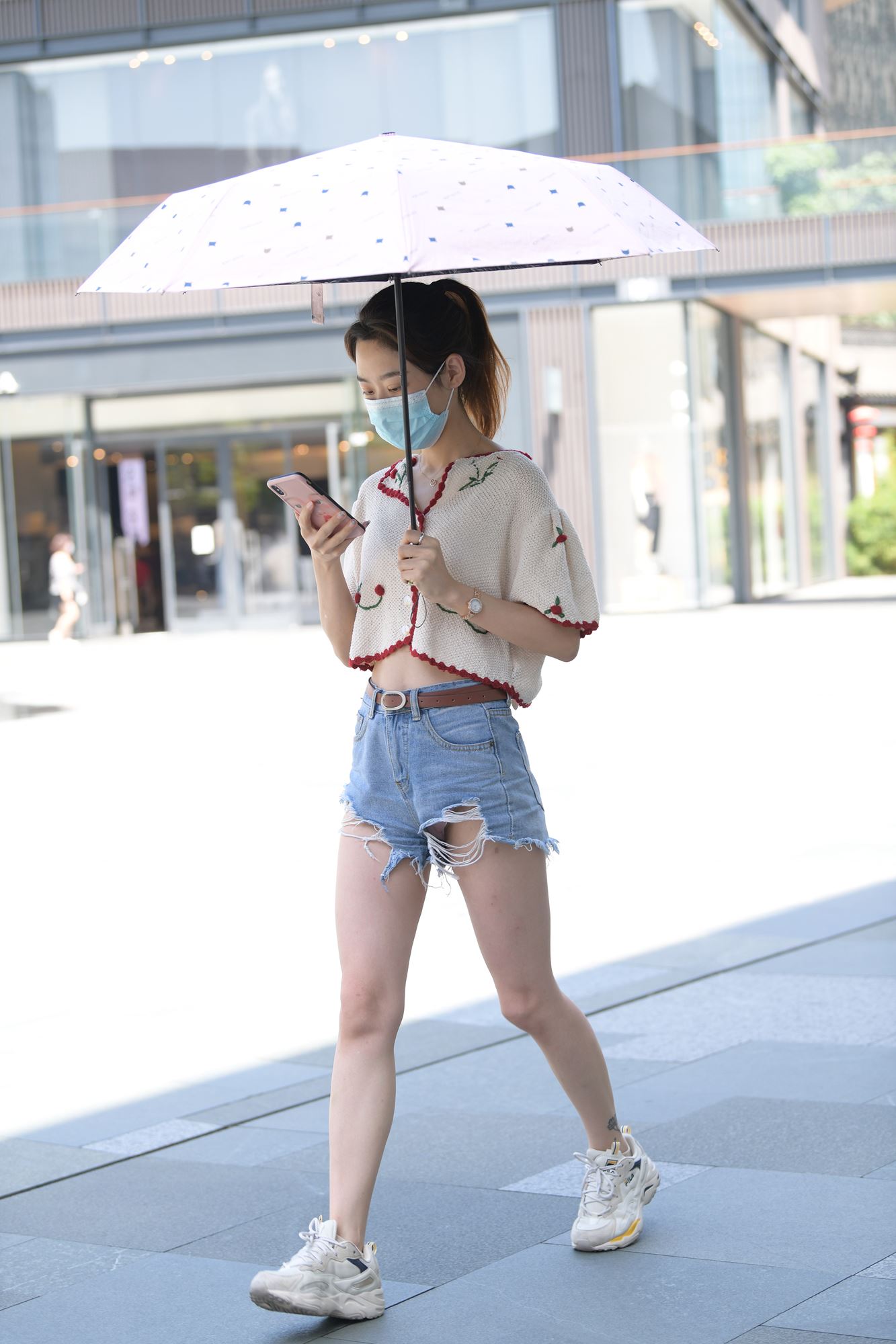 图片[5]-精选精选街拍作品 1641 摄神街拍作品 – 夏日热裤美眉[76P]-草丛看图