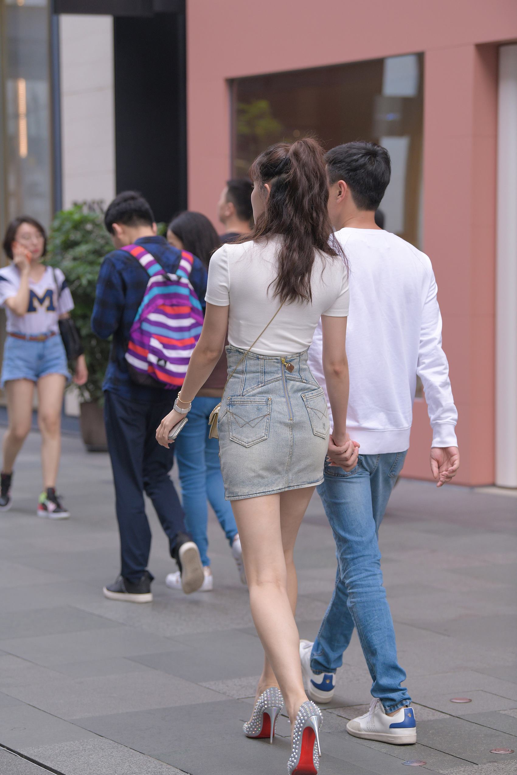 图片[3]-精选精选街拍作品 NO.1703 摄神街拍作品 – 柳丁高跟，白皙美腿女友[52P]-草丛看图