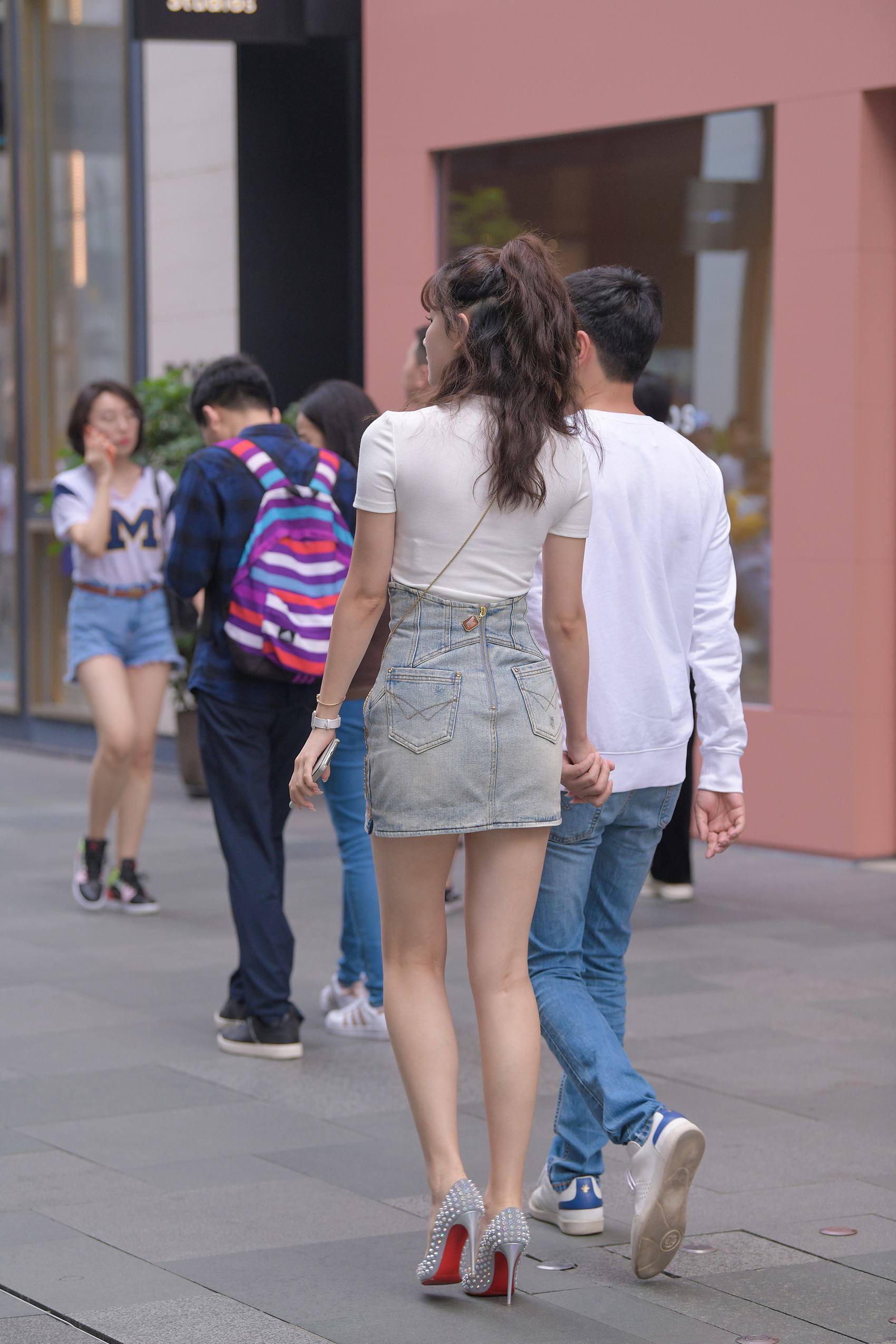 图片[4]-精选精选街拍作品 NO.1703 摄神街拍作品 – 柳丁高跟，白皙美腿女友[52P]-草丛看图