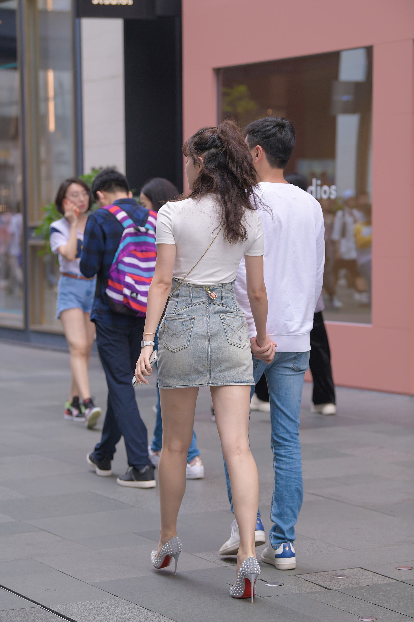 图片[5]-精选精选街拍作品 NO.1703 摄神街拍作品 – 柳丁高跟，白皙美腿女友[52P]-草丛看图