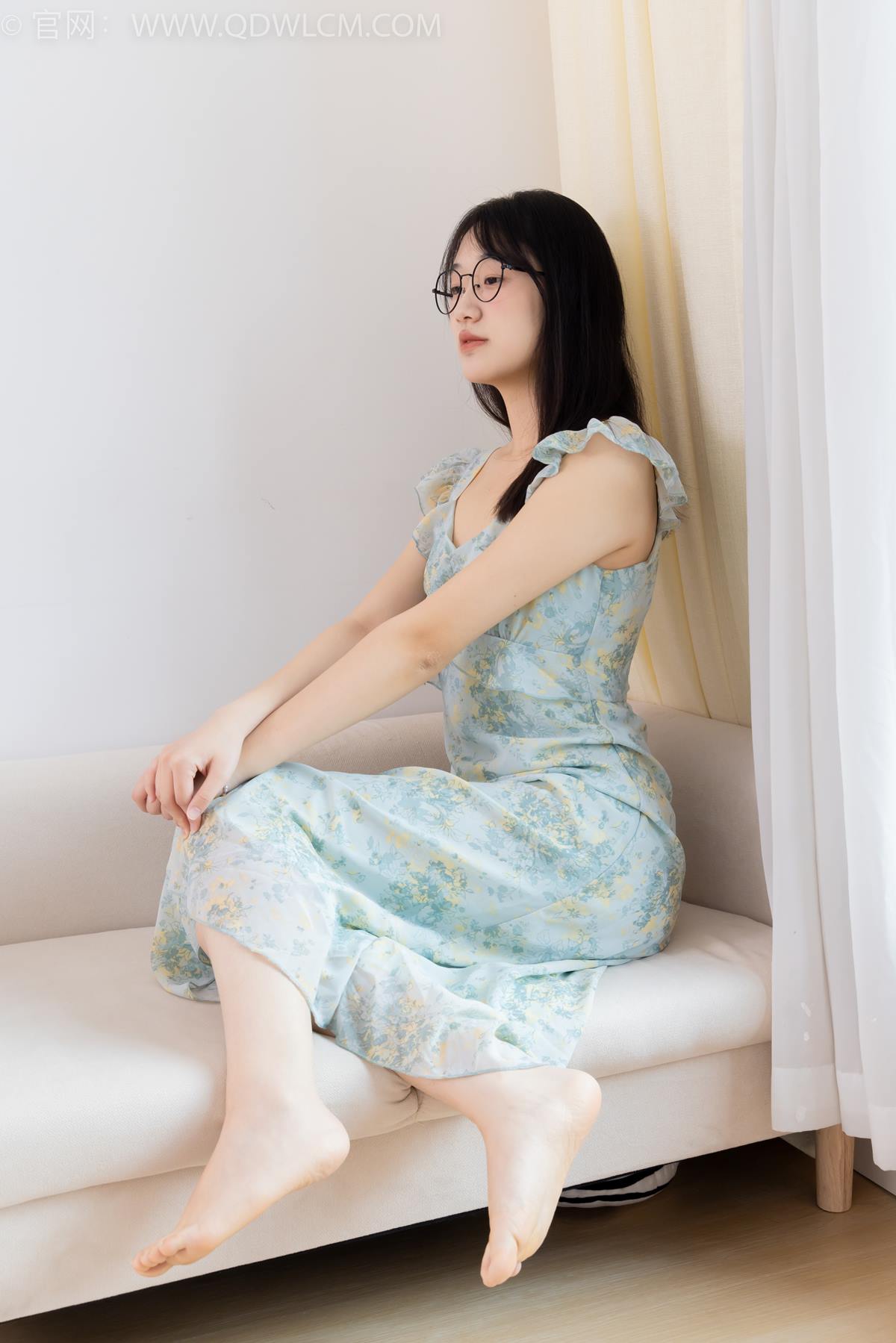 图片[2]-精选勿恋传媒 NO.2350 小椿-高跟鞋、白棉袜、裸足[150P]-草丛看图