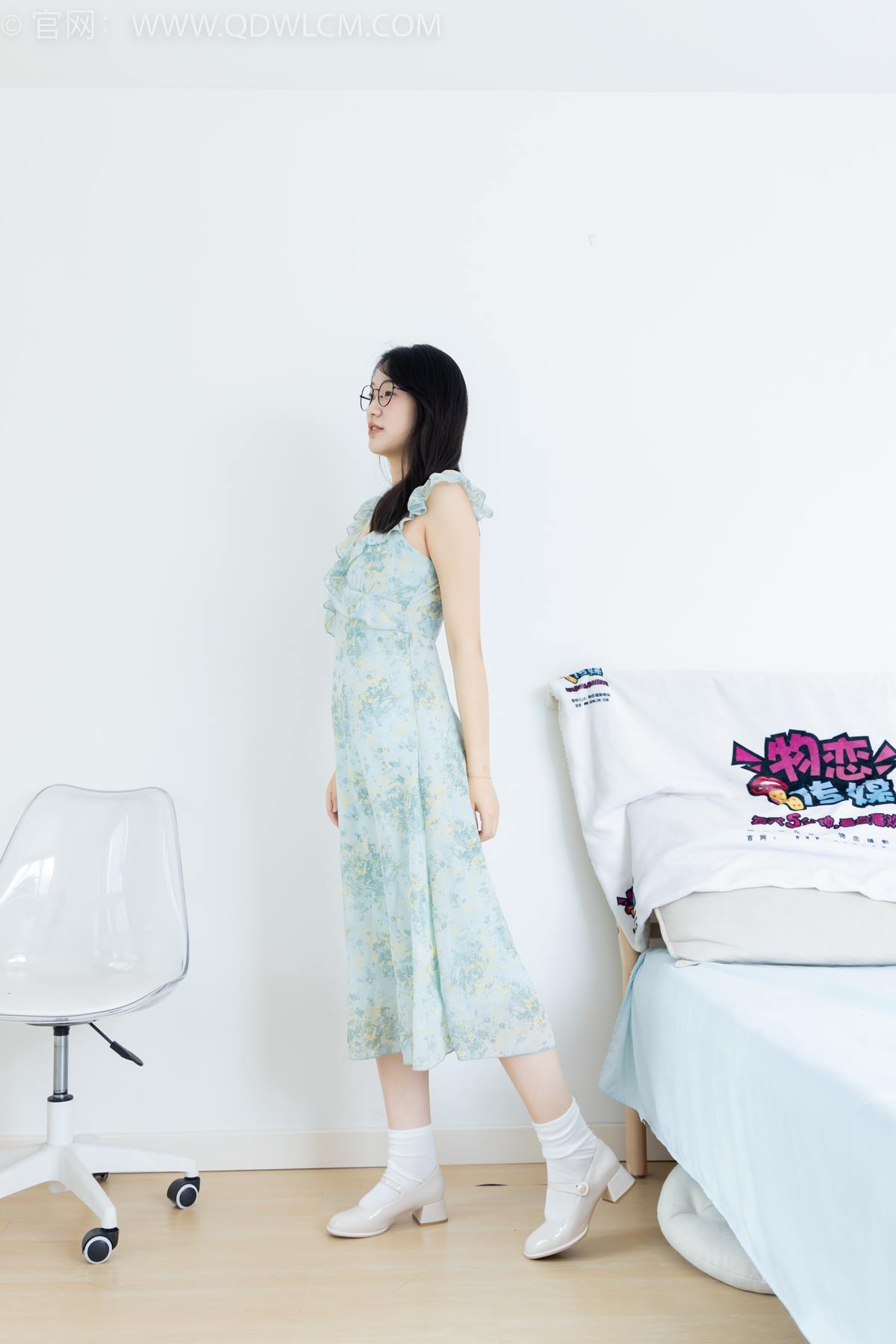 图片[3]-精选勿恋传媒 NO.2350 小椿-高跟鞋、白棉袜、裸足[150P]-草丛看图