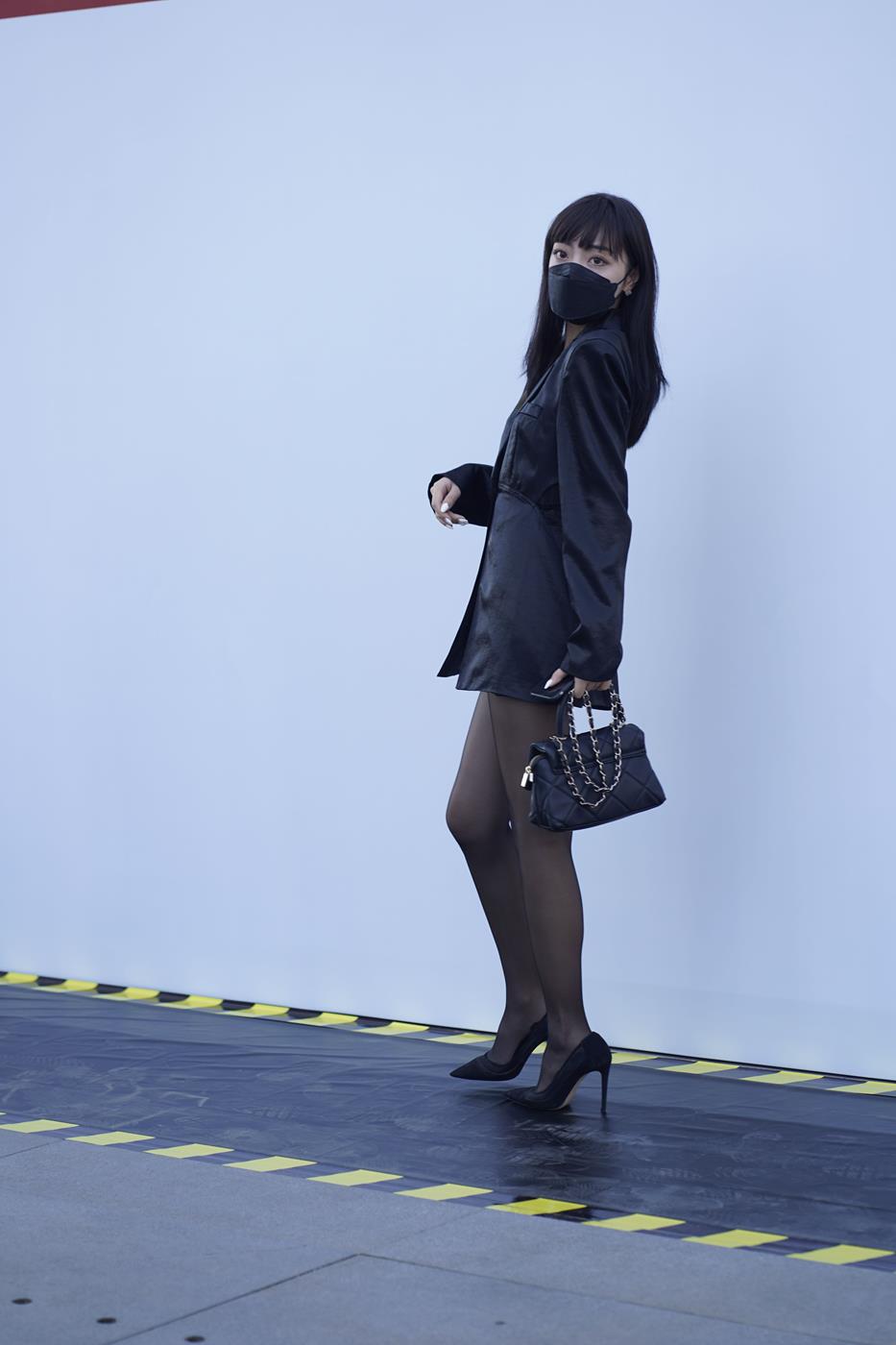 图片[5]-精选魔镜街拍 NO.155 黑丝苗条 [52P]-草丛看图