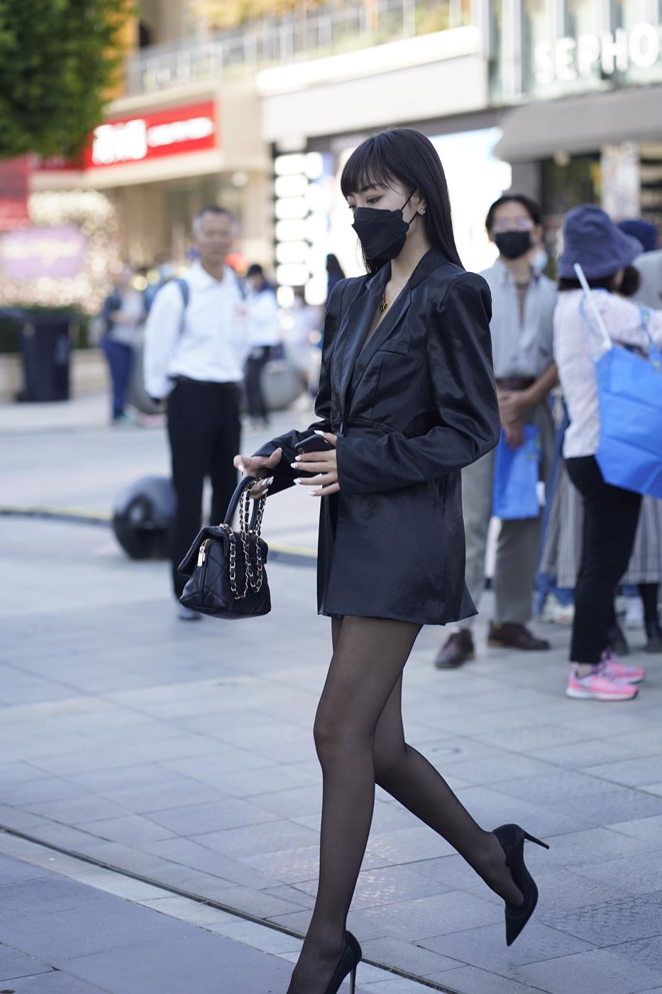 图片[1]-精选魔镜街拍 NO.155 黑丝苗条 [52P]-草丛看图